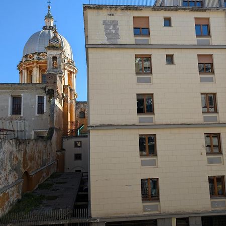 La Dimora Di Dora Leilighet Napoli Eksteriør bilde