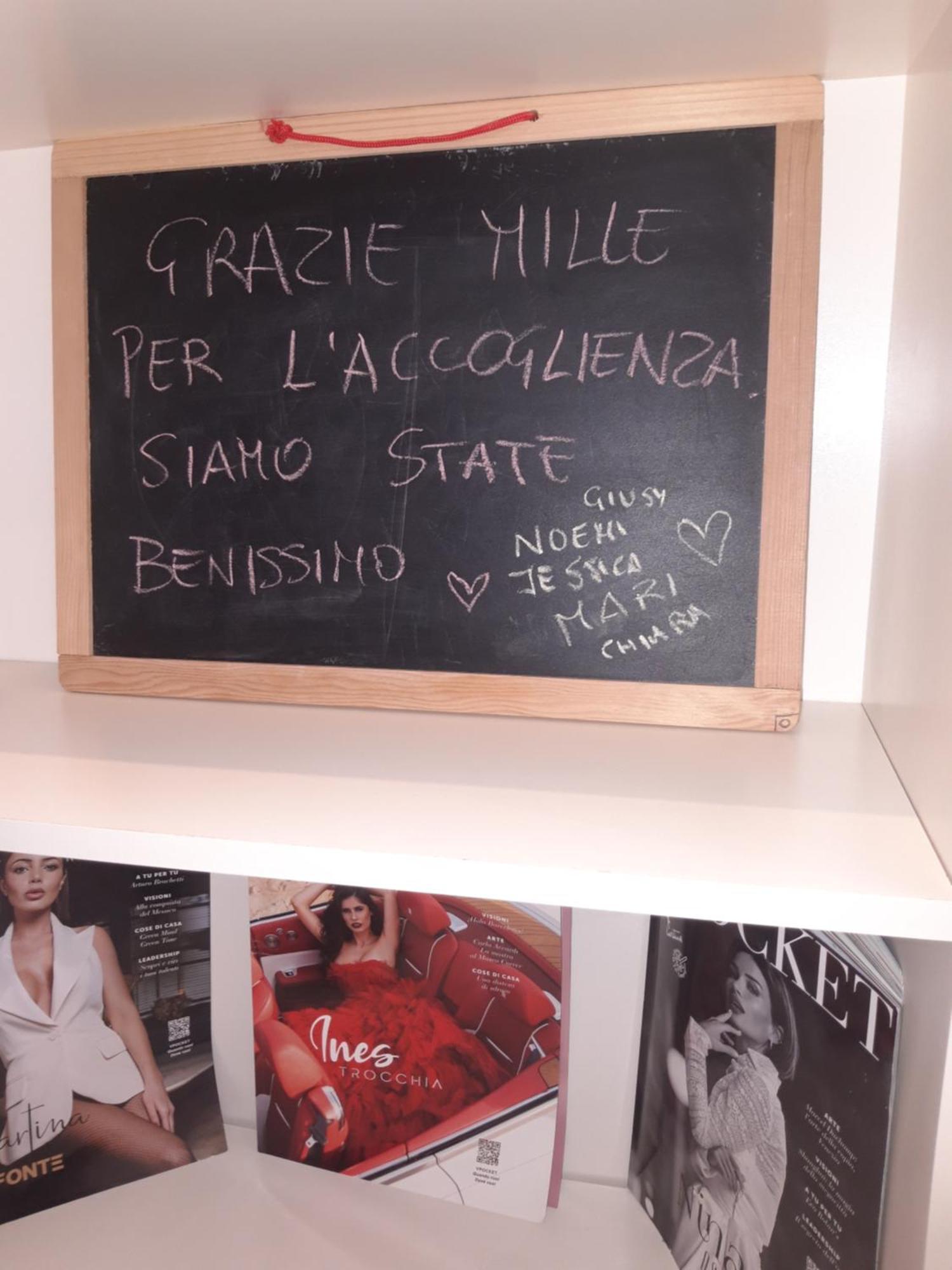 La Dimora Di Dora Leilighet Napoli Eksteriør bilde